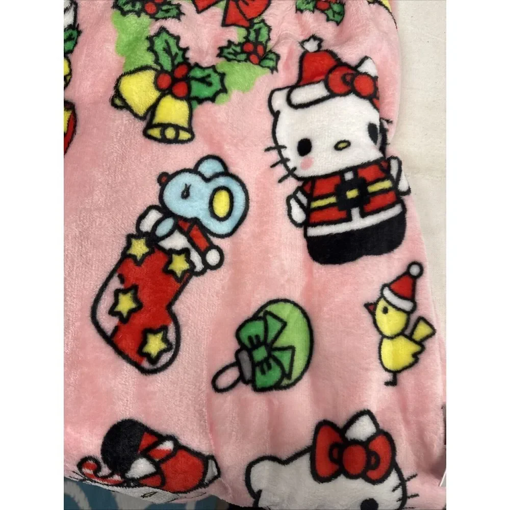 Hello Kitty Silk Touch Warm Wreath Christmas Throw Blanket - 50